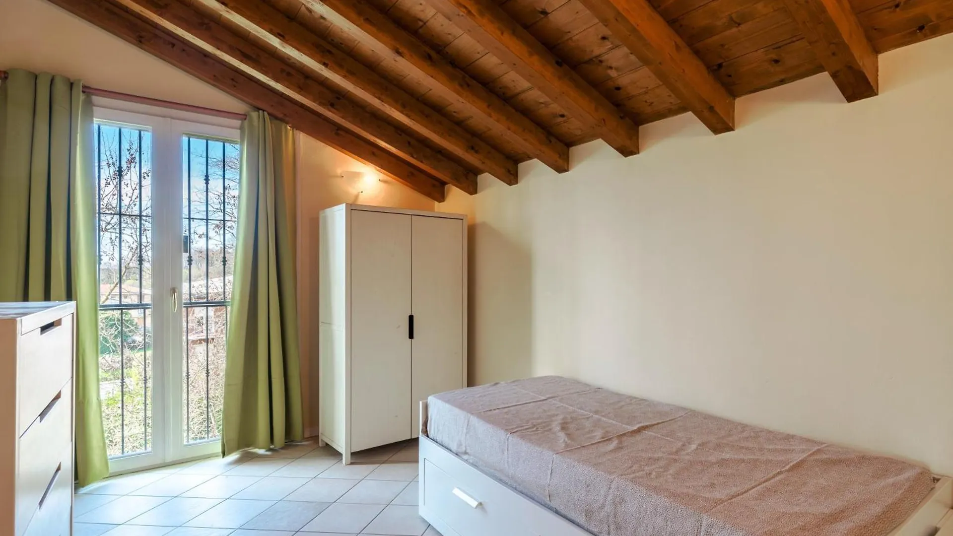 Appartamenti Mazzini Triuggio 0*,